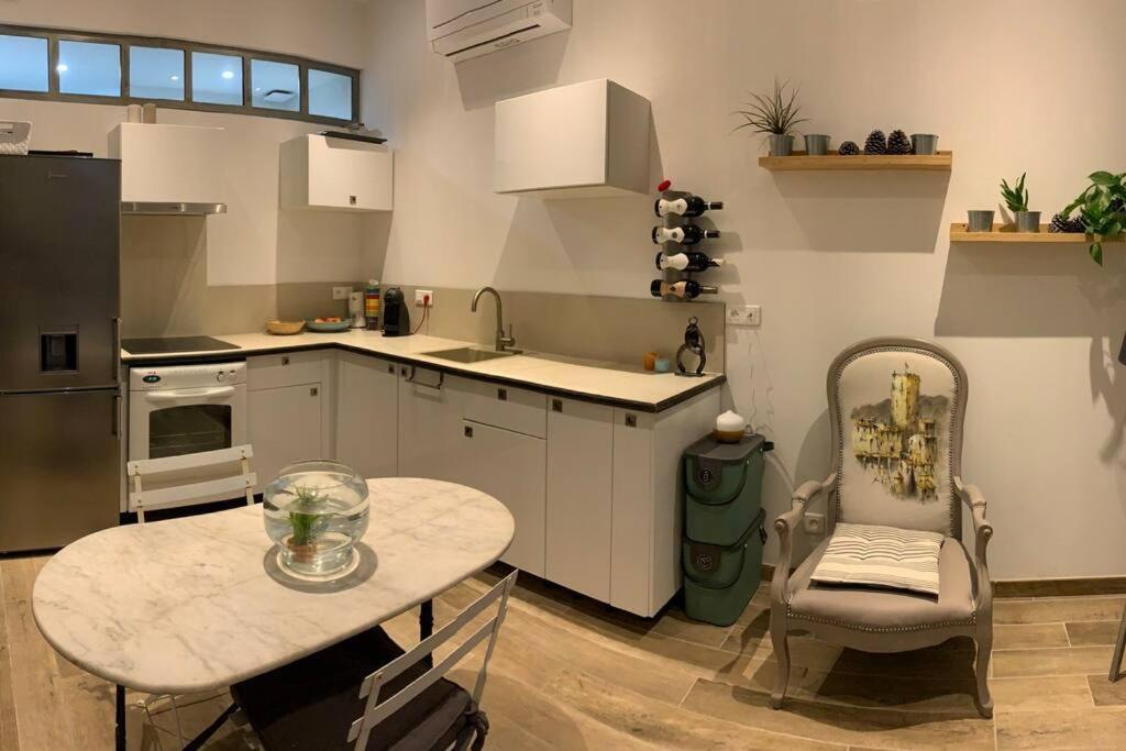 Jolie Appartement En Plein Centre Du Village Les Arcs-sur-Argens Buitenkant foto